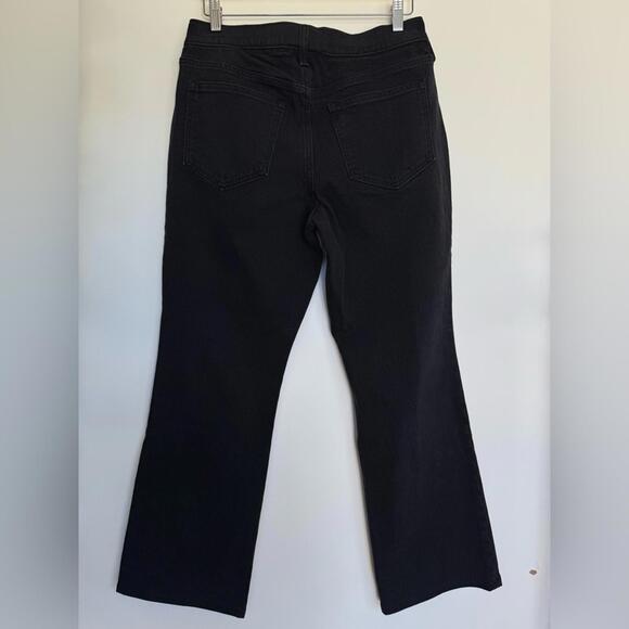 Abercrombie & Fitch Low Rise Boot Cut Jean - Picture 9 of 9